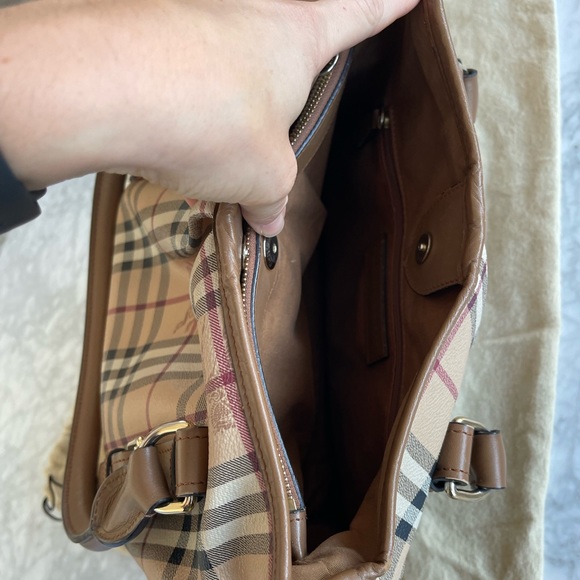 Burberry handbag - Picture 8 of 13